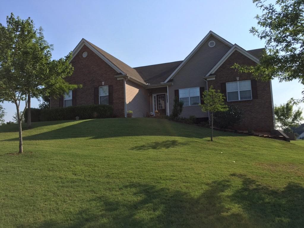 4 bedroom, 2,134 sq ft single family residence sold at 201 Buckthorn Drive, Jefferson, GA 30549