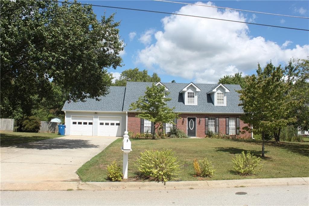 4 bedroom single family residence sold at 114 Crossgate Circle, Loganville, GA 30052
