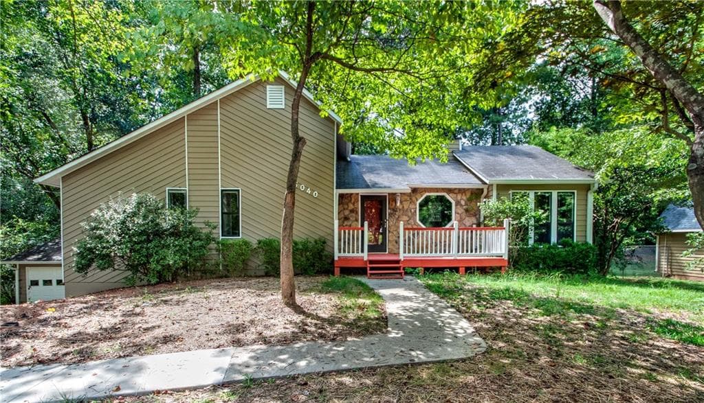 4 bedroom, 2,327 sq ft single family residence sold at 5040 River Valley Drive, Smyrna, GA 30082