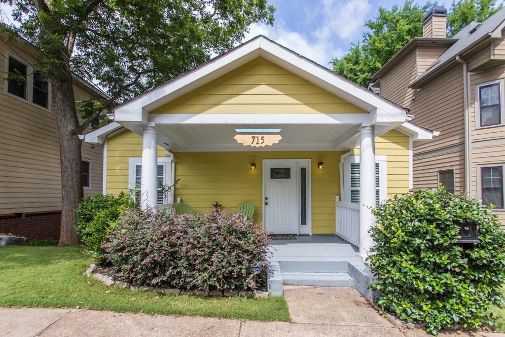 3 bedroom, 1,392 sq ft single family residence sold at 715 Woodson Street, Atlanta, GA 30315