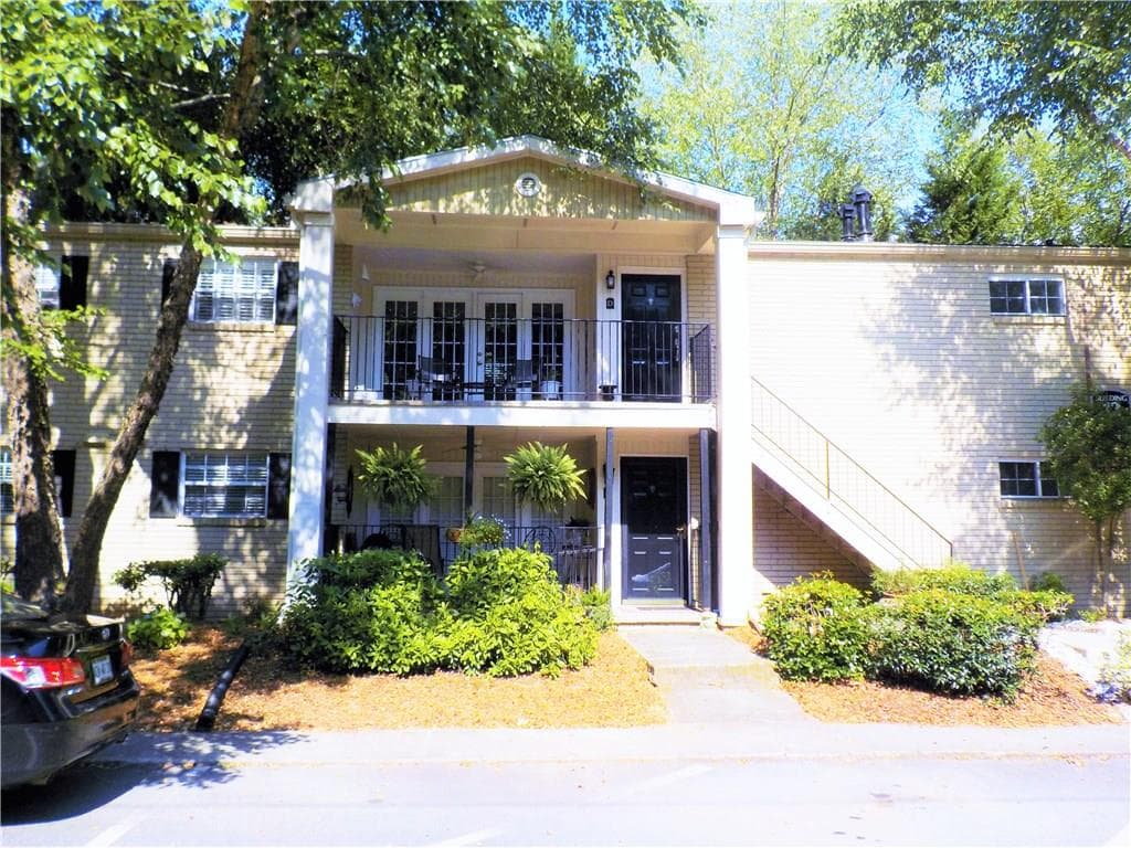 2 bedroom, 1,020 sq ft condominium sold at 311 Peachtree Hills Avenue 12D, Atlanta, GA 30305