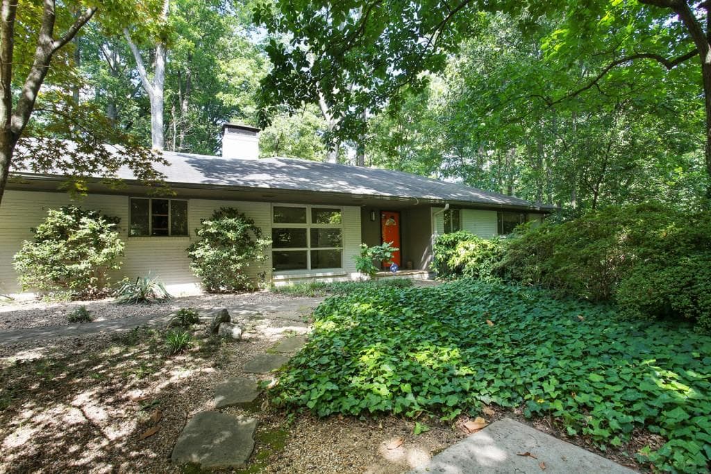 single family residence sold at 3931 Sheldon Drive, Atlanta, GA 30342