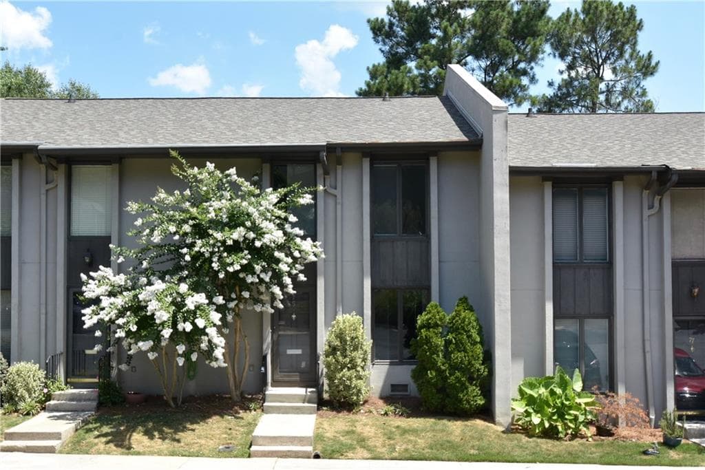 3 bedroom, 1,798 sq ft townhouse sold at 75 Ivy Trail 75, Atlanta, GA 30342