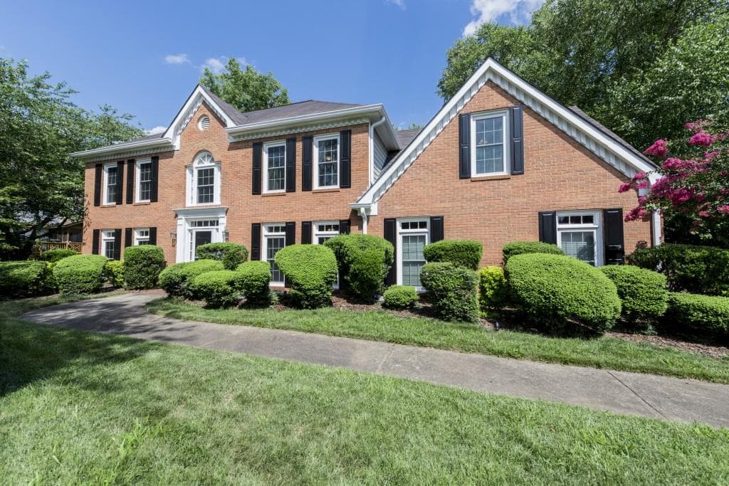 370 Clubfield Drive, Roswell, GA 30075 — most recent listing photo