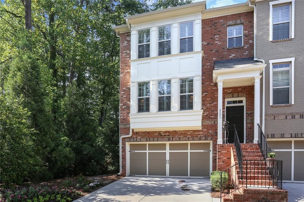 3 bedroom, 2,652 sq ft townhouse sold at 3301 Ferncliff Court, Atlanta, GA 30324