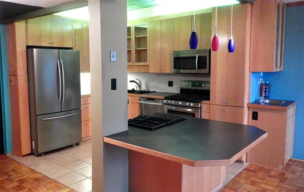 3 bedroom, 1,167 sq ft condominium sold at 2965 Pharr Court 415, Atlanta, GA 30305