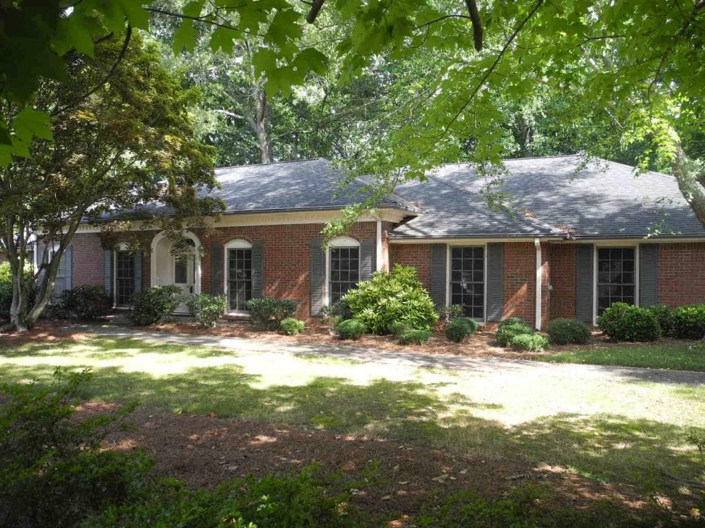 365 Fallen Leaf Lane, Roswell, GA 30075 — most recent listing photo