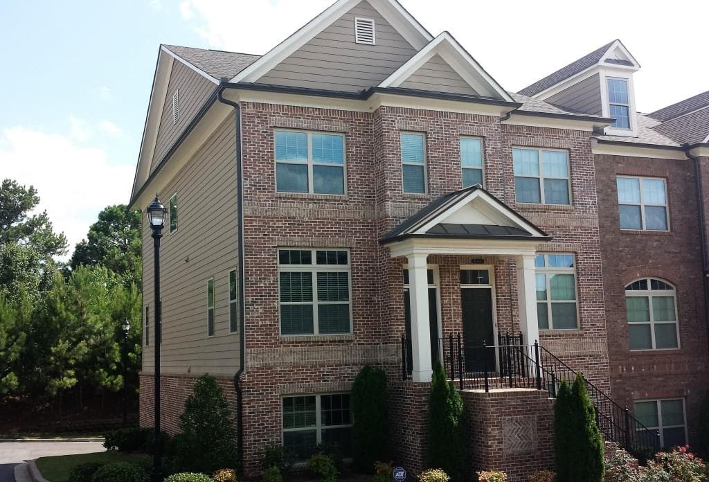 3 bedroom townhouse sold at 7445 Highland Bluff 0, Sandy Springs, GA 30328