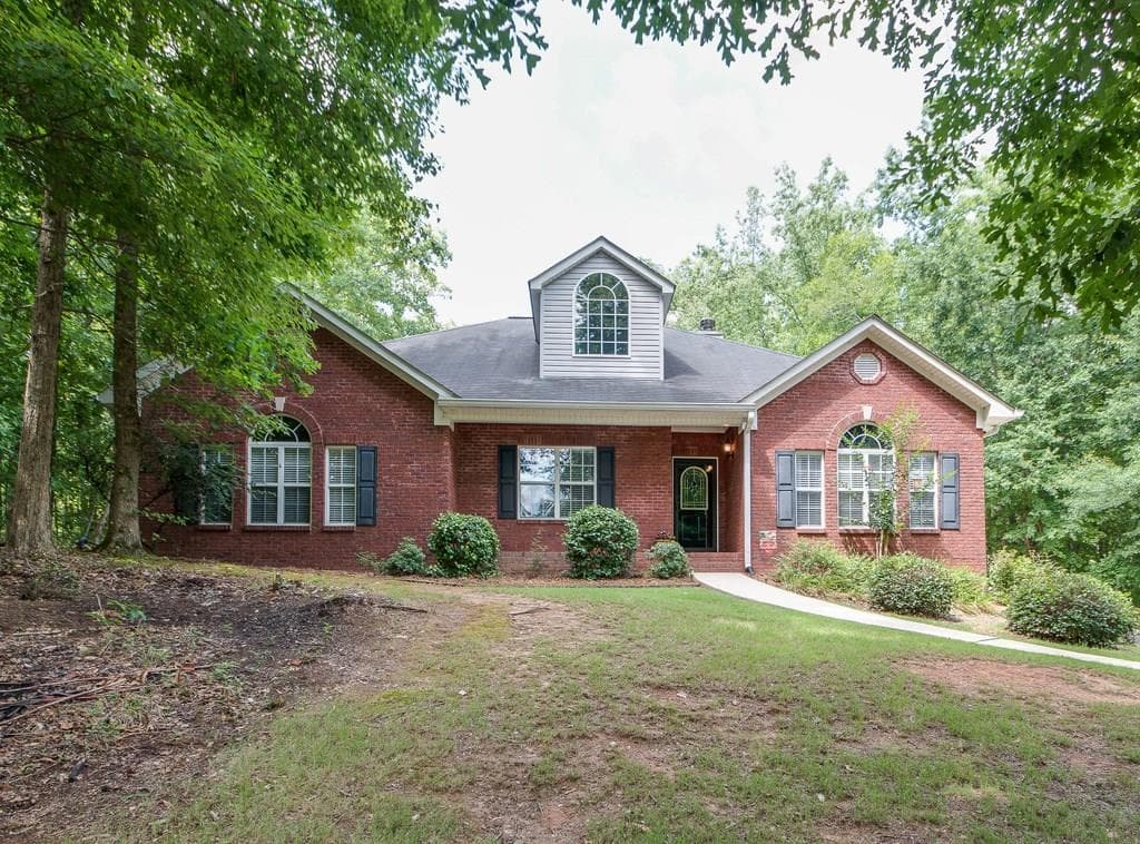 4 bedroom, 3,083 sq ft single family residence sold at 134 Millwood Drive, Commerce, GA 30529