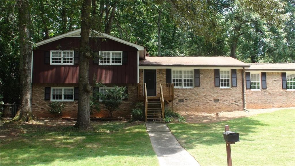 4984 Fitts Drive, Roswell, GA 30075 — most recent listing photo