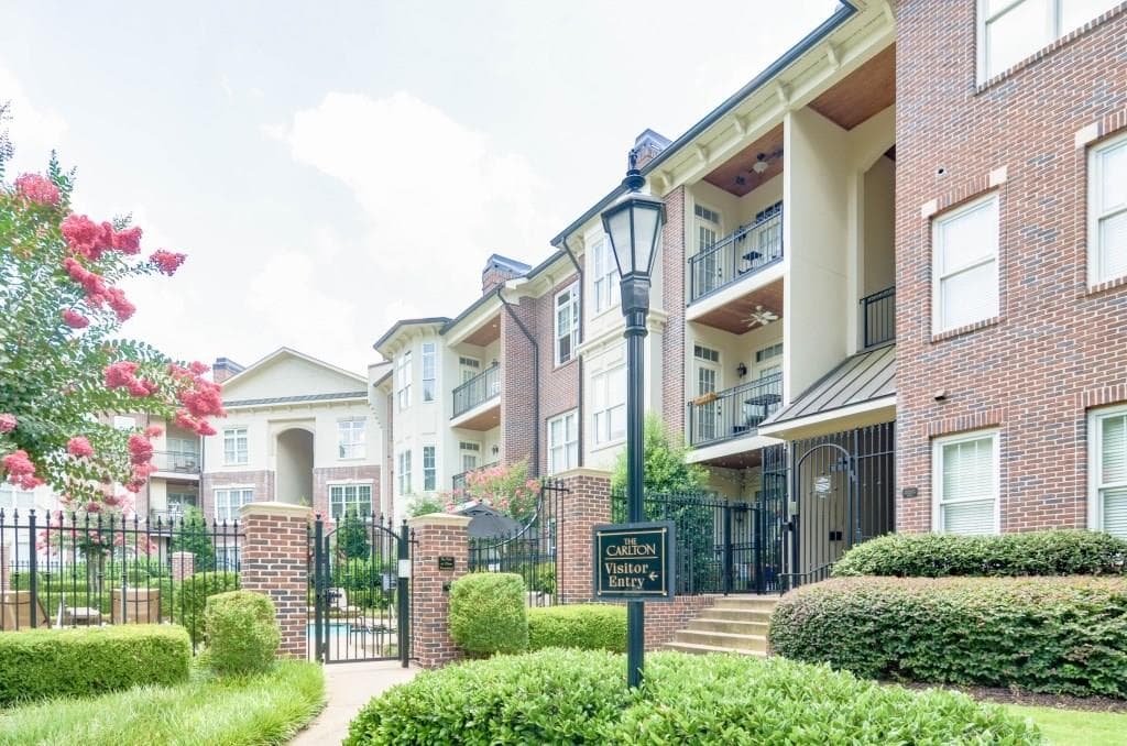 2 bedroom, 1,275 sq ft condominium sold at 825 Highland Lane 1105, Atlanta, GA 30306
