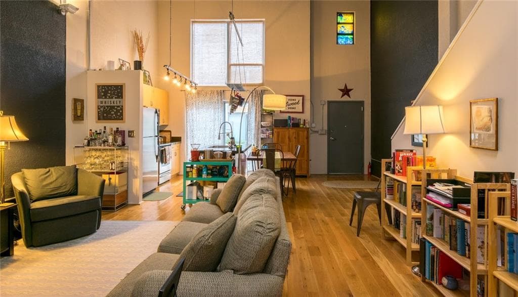 2 bedroom, 1,173 sq ft townhouse sold at 195 Arizona Avenue 171, Atlanta, GA 30307