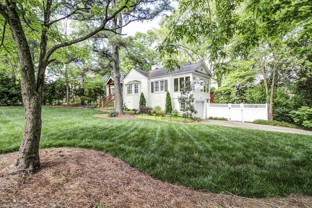 3 bedroom, 2,000 sq ft single family residence sold at 624 Glendale Avenue, Decatur, GA 30030