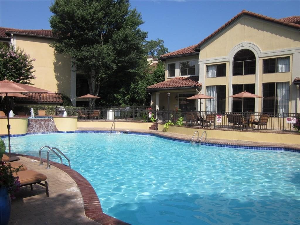 2 bedroom, 1,160 sq ft condominium sold at 3777 Peachtree Road 1317, Brookhaven, GA 30319
