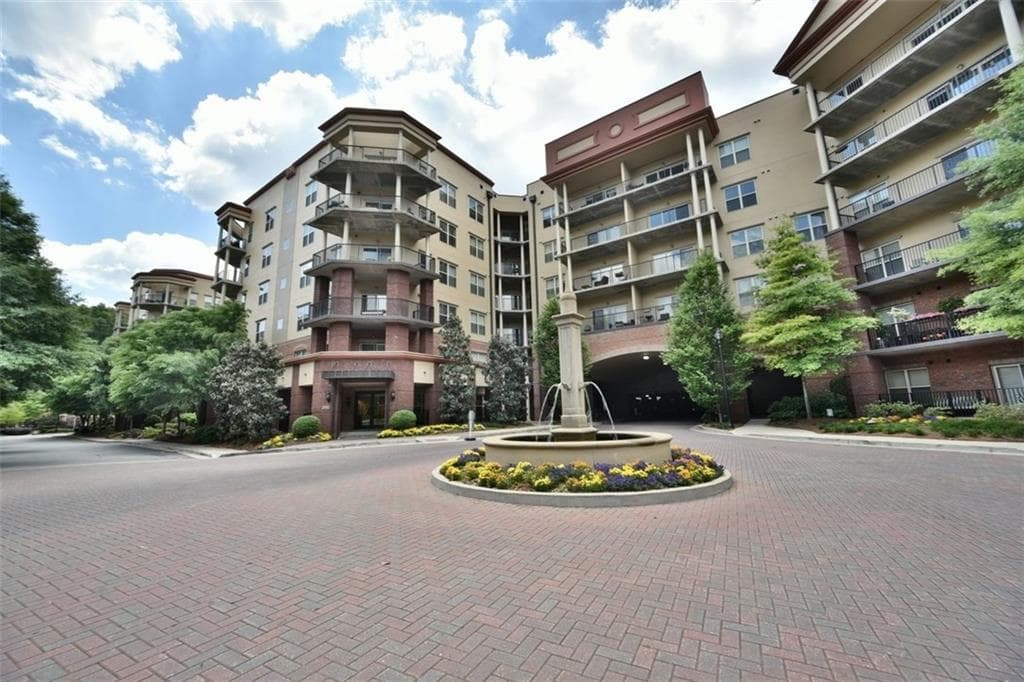 2 bedroom, 1,172 sq ft condominium sold at 200 River Vista Drive 202, Atlanta, GA 30339