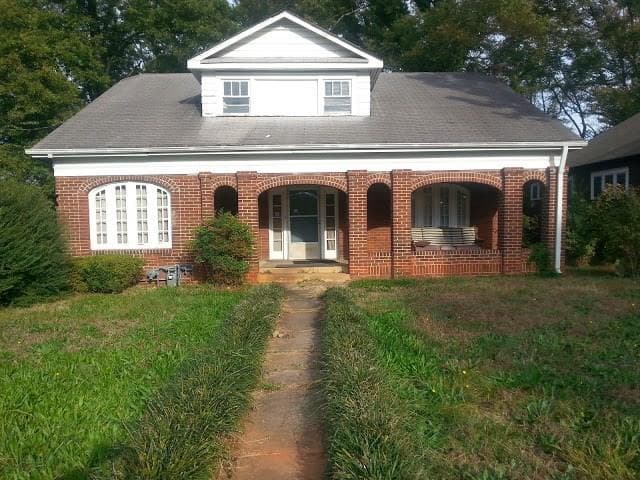 6 bedroom, 2,444 sq ft single family residence sold at 1378 Lakewood Avenue, Atlanta, GA 30315