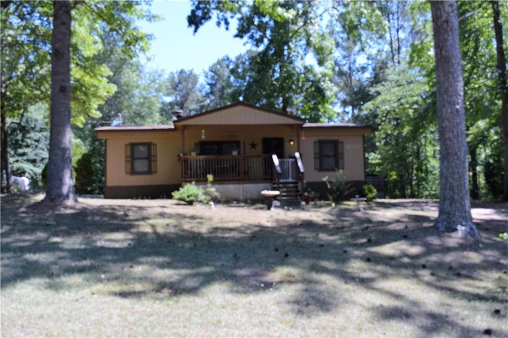 3 bedroom single family residence sold at 6957 Pinella Court, Douglasville, GA 30135