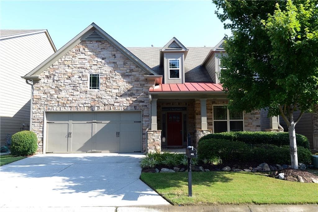 3 bedroom, 3,092 sq ft single family residence sold at 2066 Village Crest Drive, Atlanta, GA 30318