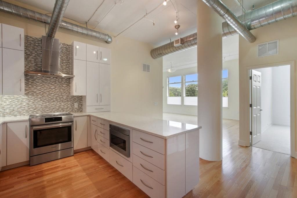 2 bedroom, 1,448 sq ft condominium sold at 3820 Roswell Road 317, Atlanta, GA 30342