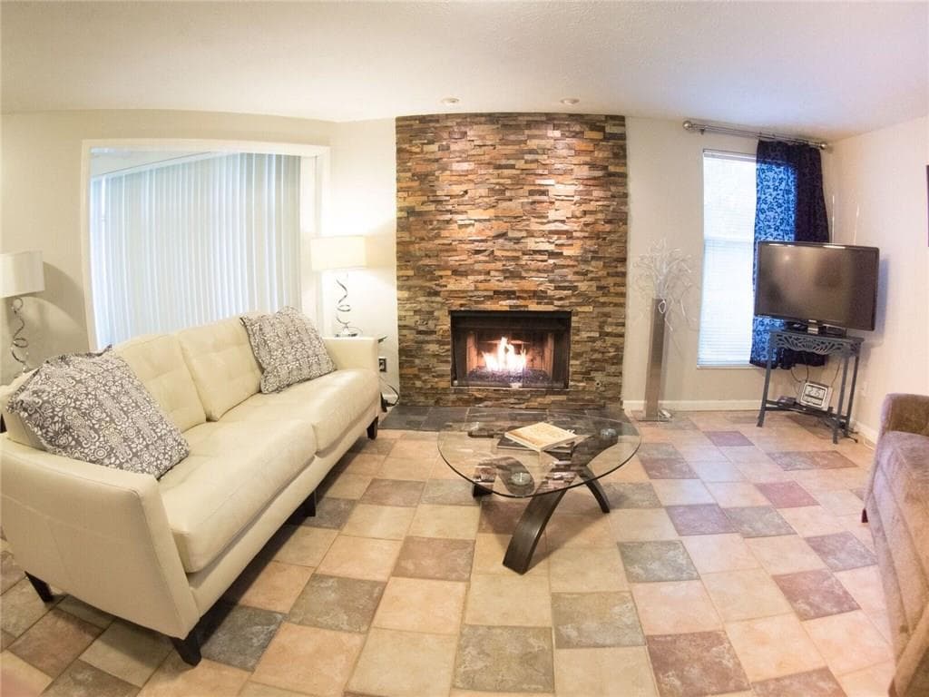 1 bedroom, 810 sq ft condominium sold at 1370 Keys Lake Drive 1370, Atlanta, GA 30319