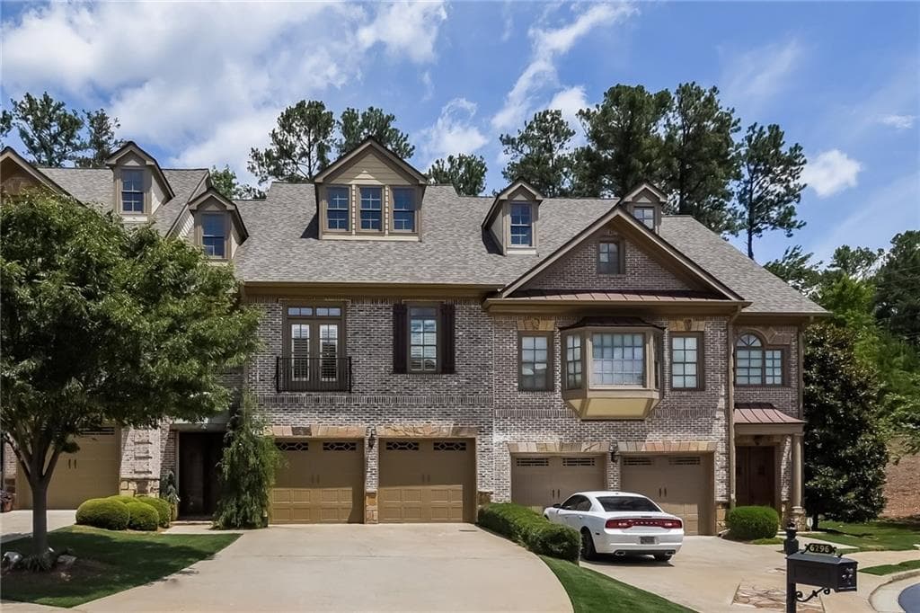 3 bedroom, 3,090 sq ft townhouse sold at 6292 Clapham Lane, Johns Creek, GA 30097