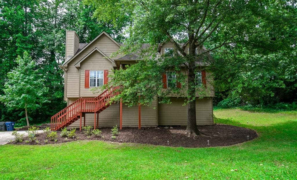 3 bedroom, 1,851 sq ft single family residence sold at 451 Smyrna Powder Springs Road, Marietta, GA 30060