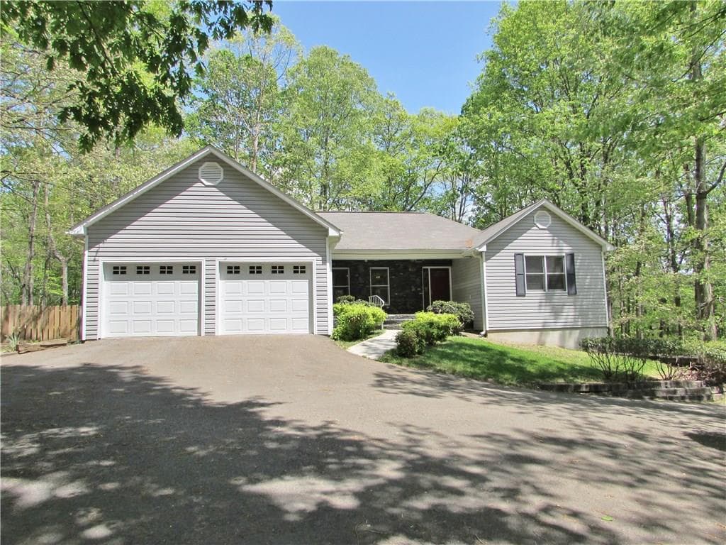 140 Hiawassee Court, Ellijay, GA 30540 — most recent listing photo