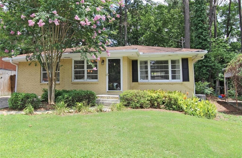 3 bedroom, 1,400 sq ft single family residence sold at 2055 Arlington Avenue, Atlanta, GA 30324