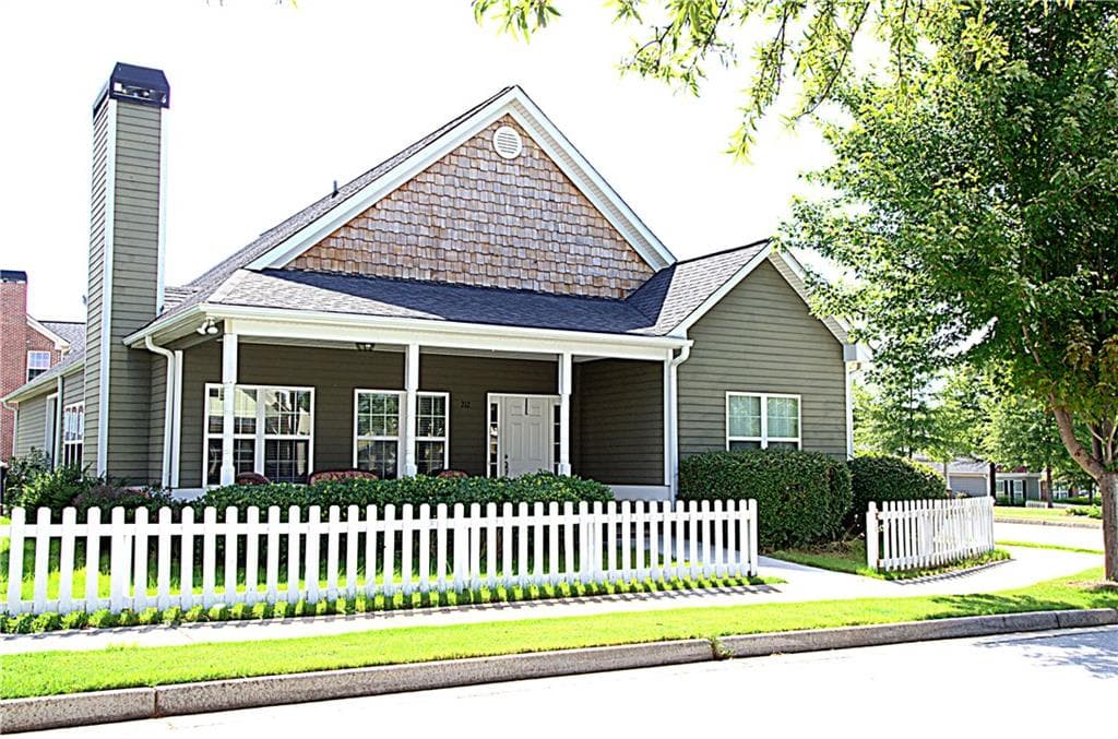 4 bedroom, 2,133 sq ft single family residence sold at 212 Rogue Road, Social Circle, GA 30025
