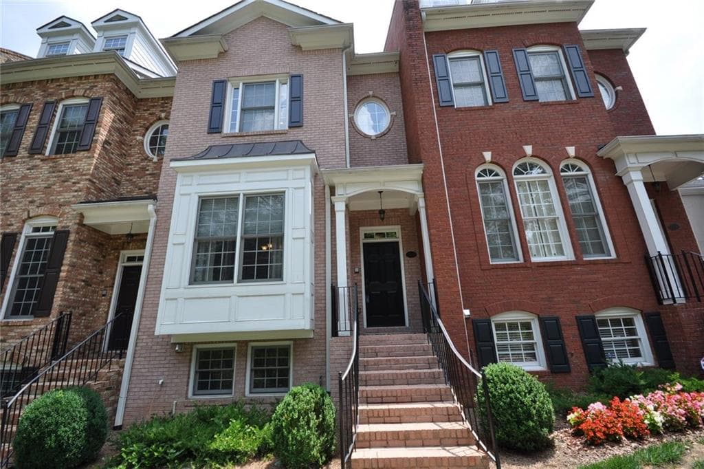 4 bedroom townhouse sold at 2588 Brookhaven Chase Lane 2588, Atlanta, GA 30319