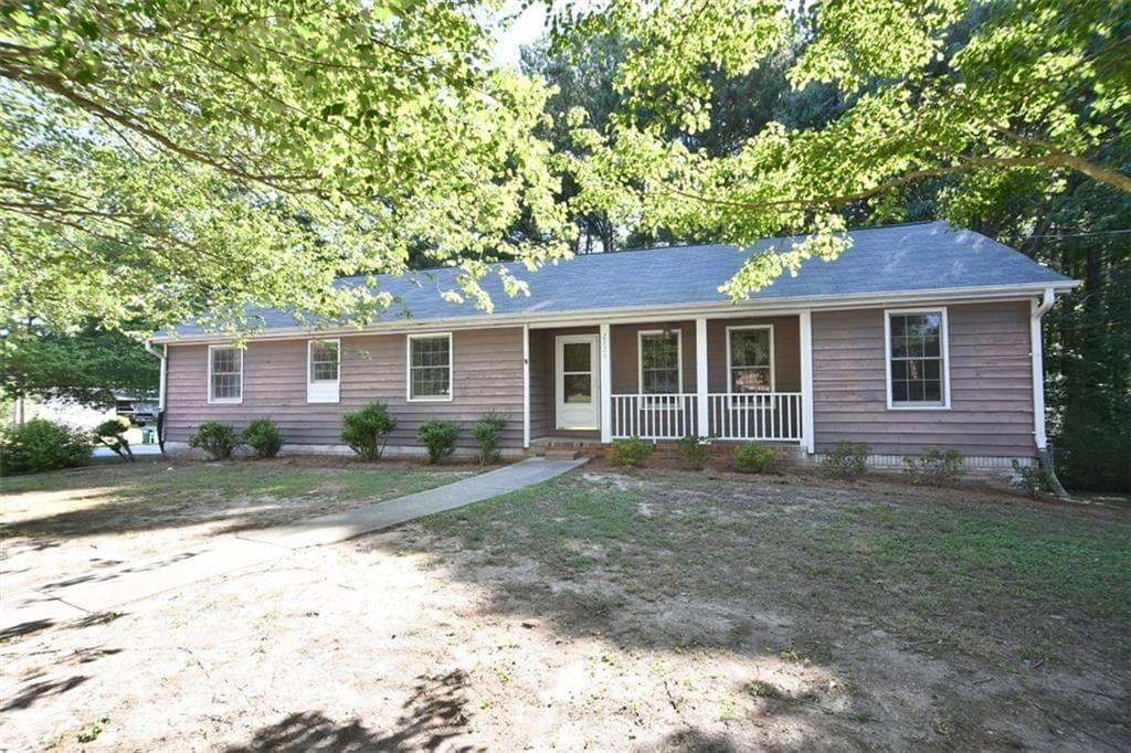 3 bedroom, 1,684 sq ft single family residence sold at 2726 Raven Wood Drive, Snellville, GA 30078
