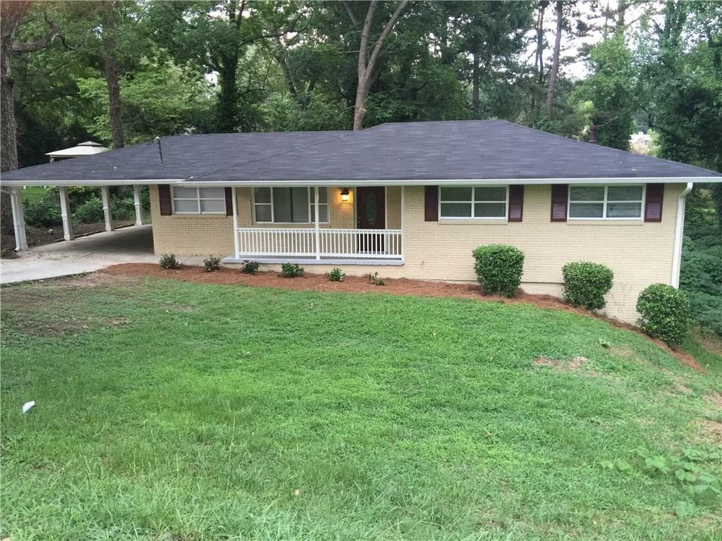 3 bedroom, 1,422 sq ft single family residence sold at 1692 Sylvan Road, Atlanta, GA 30310