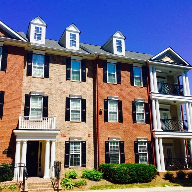 2 bedroom, 1,680 sq ft condominium sold at 4905 Ivy Ridge Drive 204, Atlanta, GA 30339