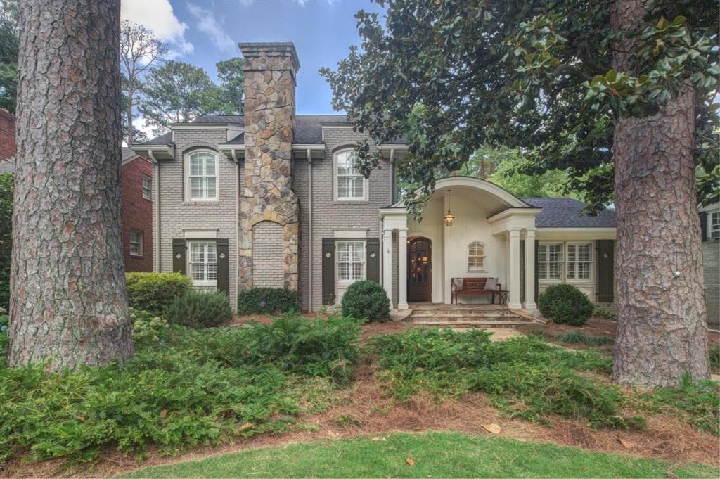 5 bedroom, 2,832 sq ft single family residence sold at 864 Beaverbrook Drive, Atlanta, GA 30318