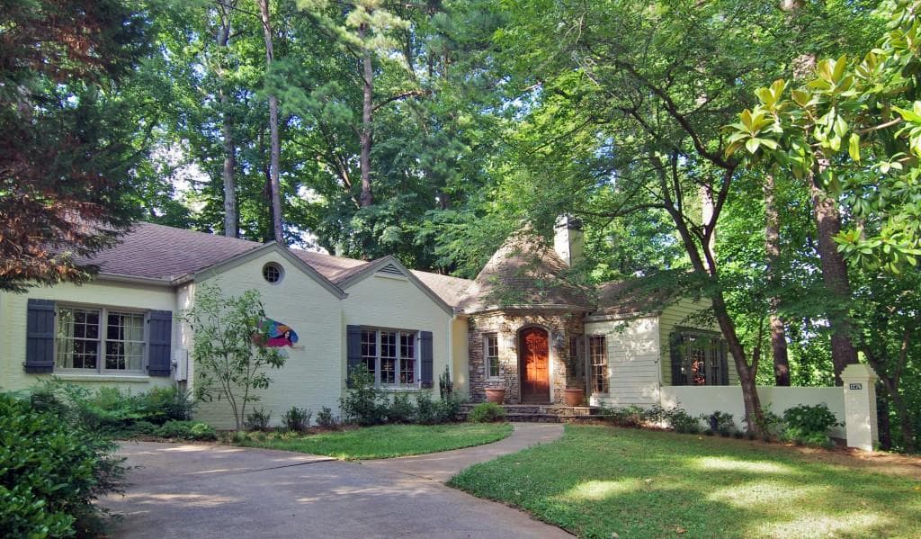 4 bedroom, 2,976 sq ft single family residence sold at 1274 Reeder Circle, Atlanta, GA 30306