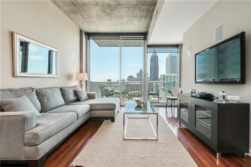 2 bedroom, 1,320 sq ft condominium sold at 855 Peachtree Street 1609, Atlanta, GA 30308
