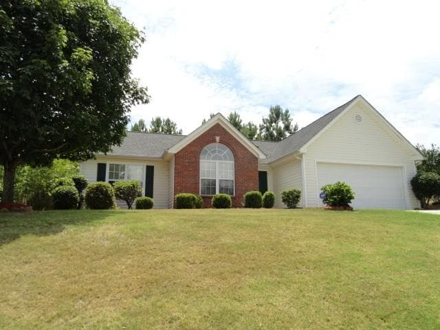 925 Grace Drive, Lawrenceville, GA 30043 — most recent listing photo