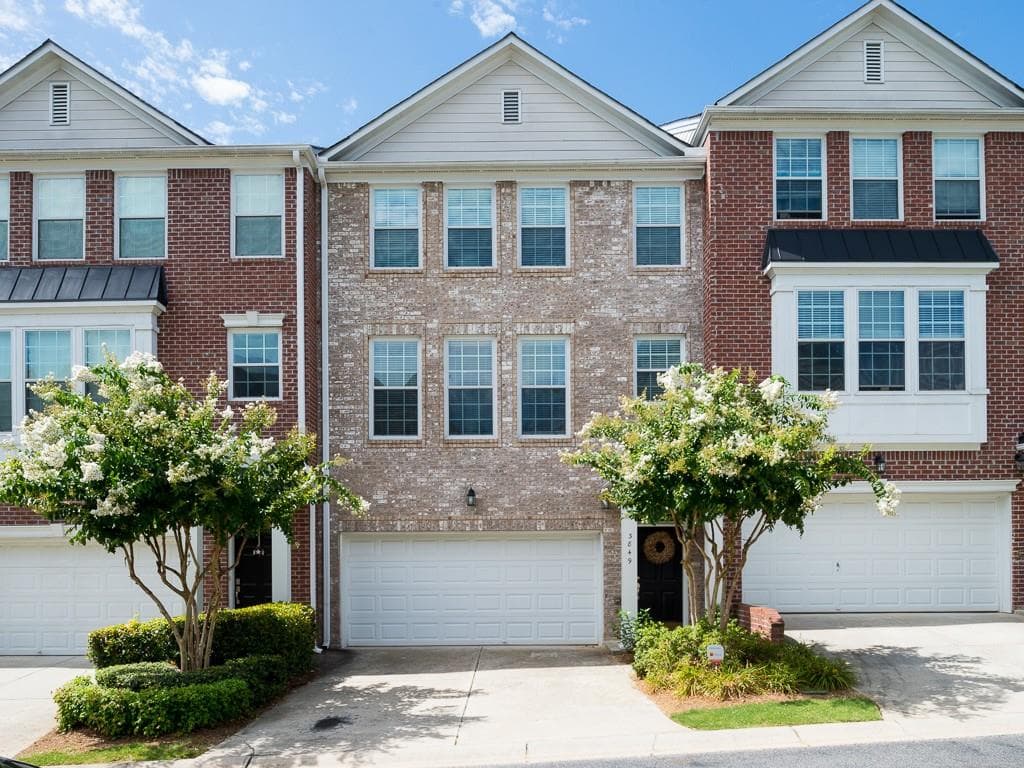 4 bedroom, 2,489 sq ft townhouse sold at 3849 Chattahoochee Summit Drive 3849, Atlanta, GA 30339