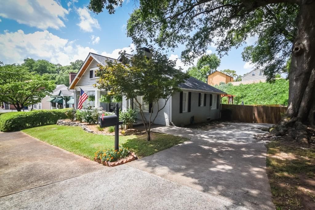 2 bedroom, 1,128 sq ft single family residence sold at 454 Kendrick Avenue, Atlanta, GA 30315