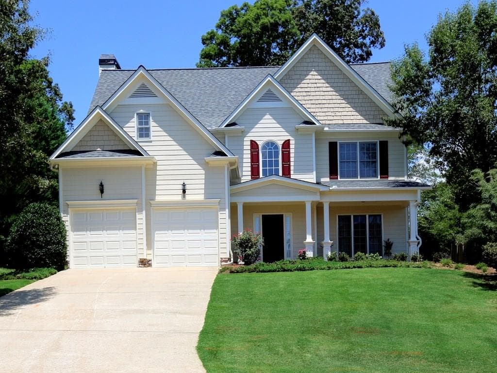 3 bedroom, 2,061 sq ft single family residence sold at 702 Middlebrooke Chase, Canton, GA 30115