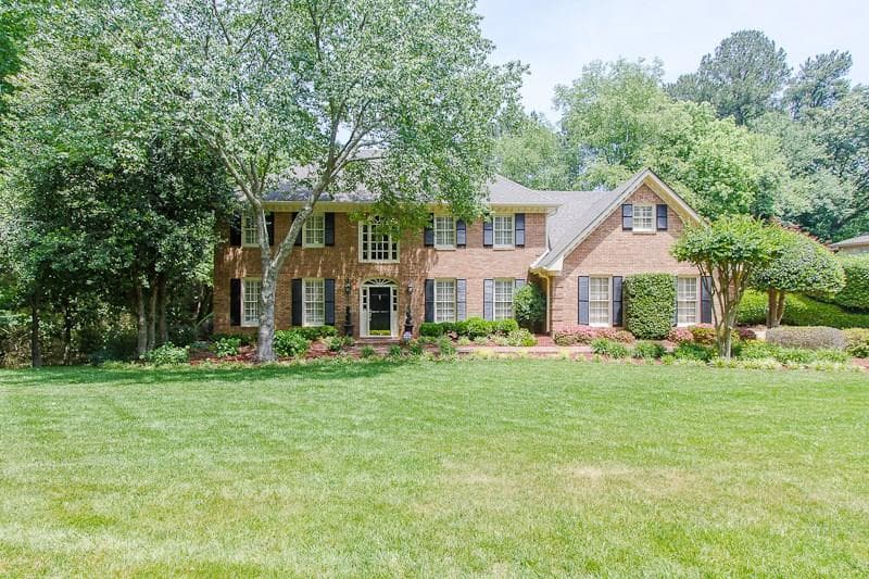 4 bedroom, 5,255 sq ft single family residence sold at 2881 Vinings Way, Atlanta, GA 30339
