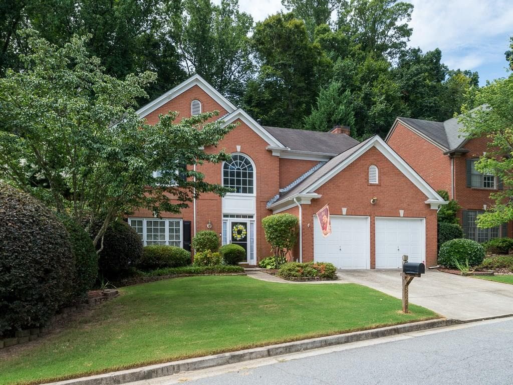 4 bedroom, 2,197 sq ft single family residence sold at 3225 Amblewood Court, Atlanta, GA 30345