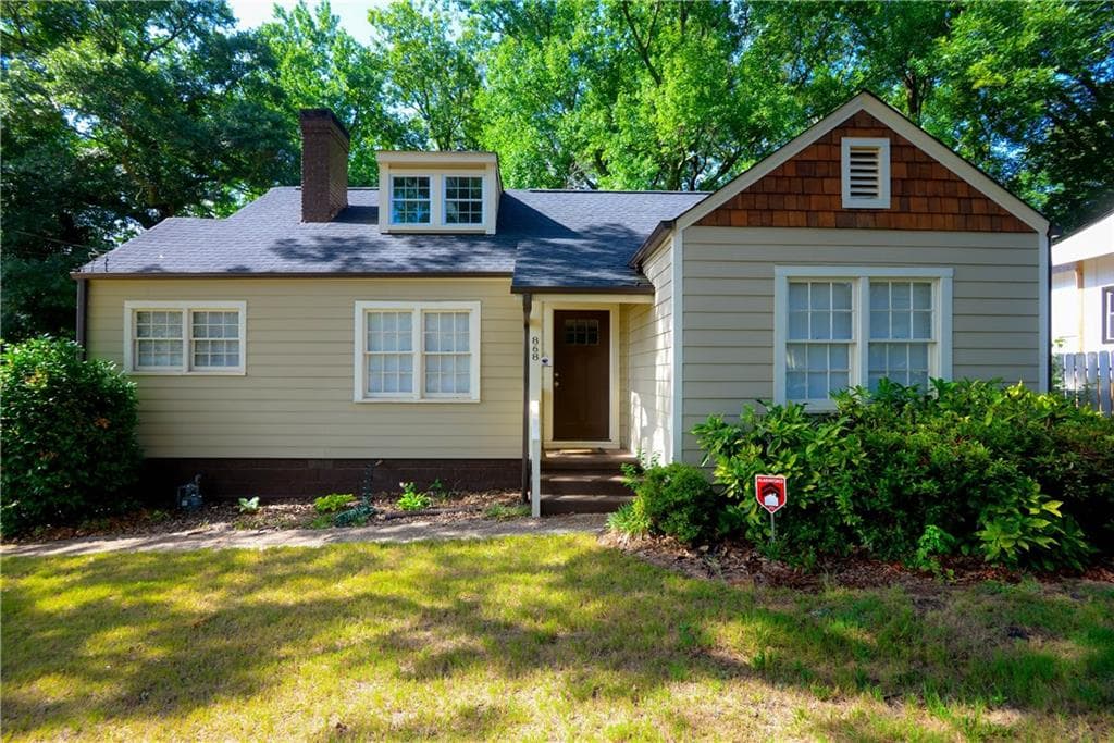 4 bedroom, 1,761 sq ft single family residence sold at 868 Deckner Avenue, Atlanta, GA 30310