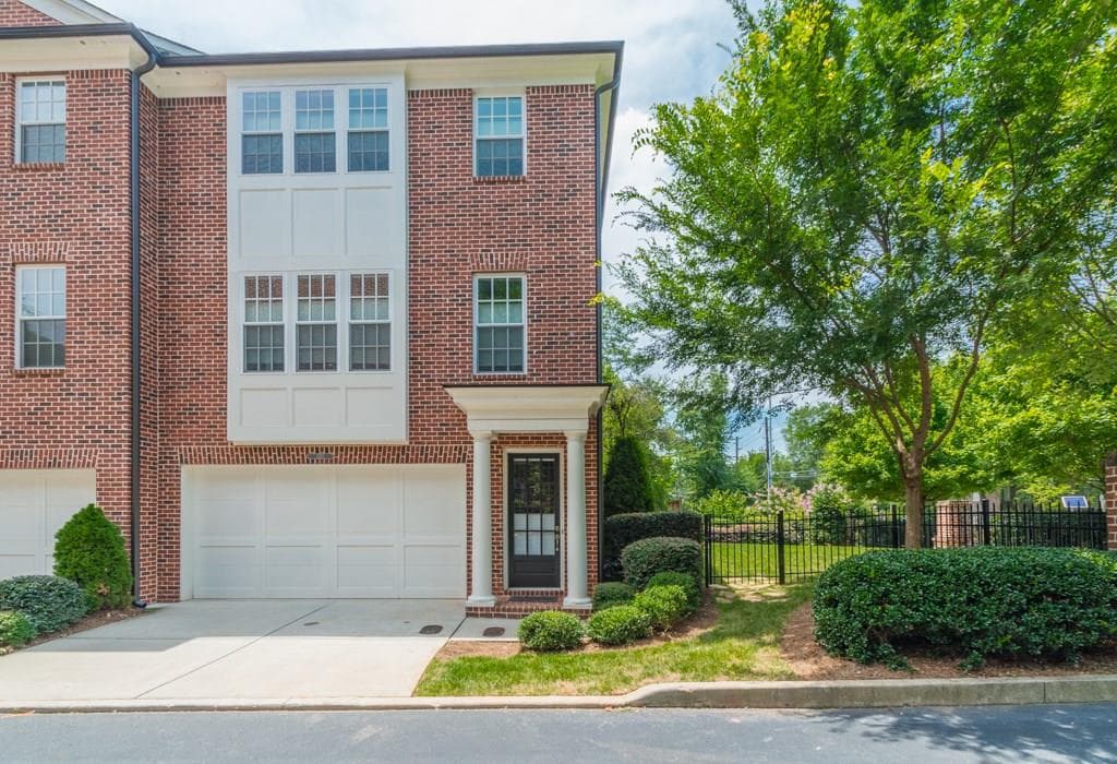 4 bedroom, 2,873 sq ft townhouse sold at 1211 Lullwater Park Circle, Atlanta, GA 30306