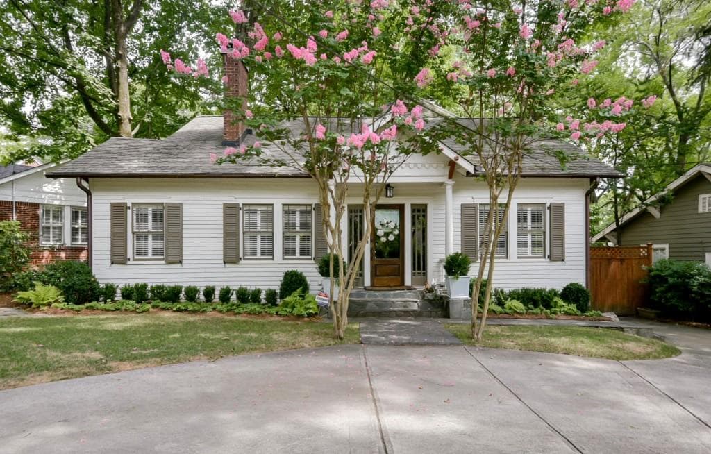 4 bedroom, 2,930 sq ft single family residence sold at 109 Peachtree Hills Avenue, Atlanta, GA 30305