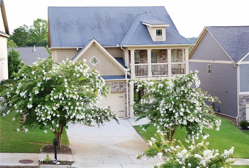 4 bedroom, 2,216 sq ft single family residence sold at 4821 Clarkstone Circle, Flowery Branch, GA 30542