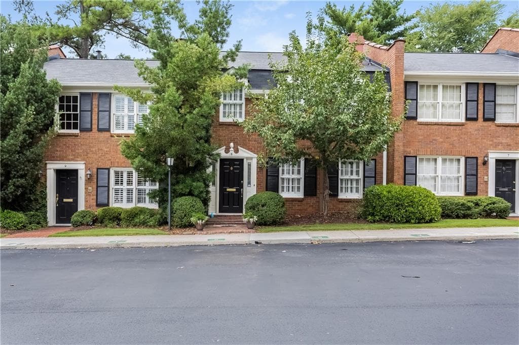 3 bedroom, 1,750 sq ft townhouse sold at 4620 Wieuca Road 8, Atlanta, GA 30342