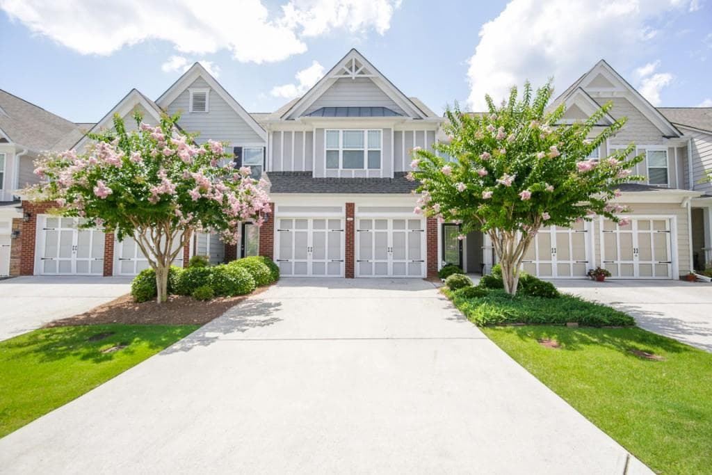 3 bedroom, 1,690 sq ft townhouse sold at 209 Parc View Lane, Woodstock, GA 30188