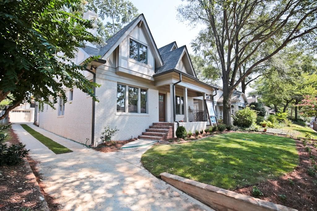 5 bedroom, 3,861 sq ft single family residence sold at 1026 Kentucky Avenue, Atlanta, GA 30306