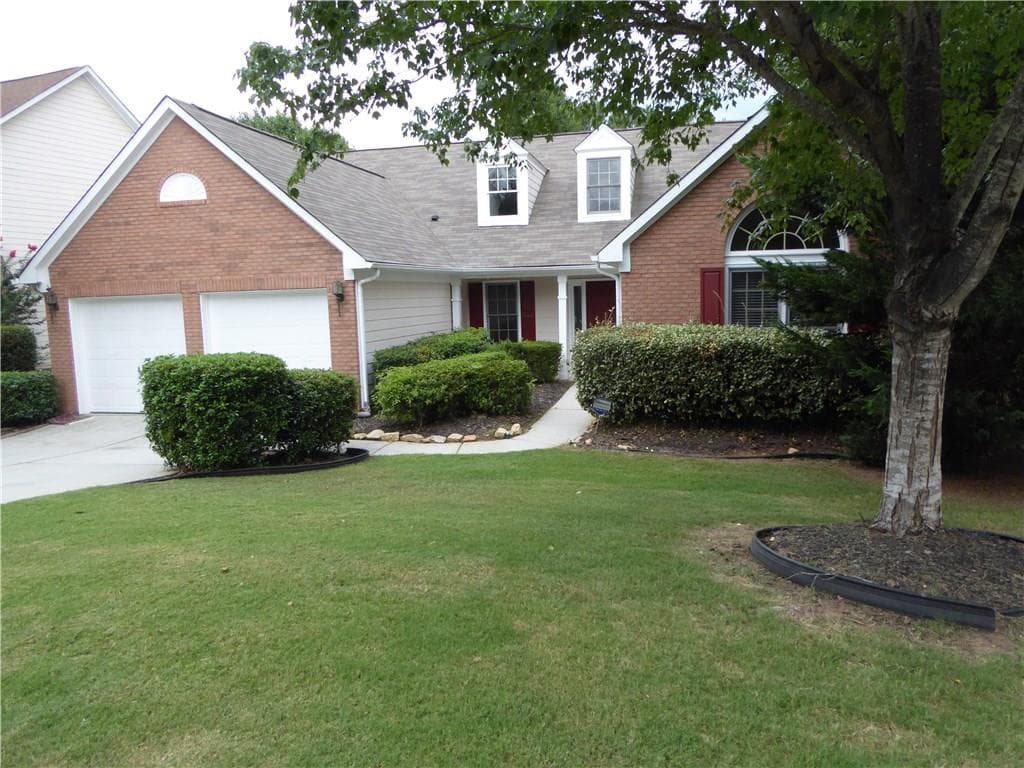 5 bedroom, 2,463 sq ft single family residence sold at 725 Treadstone Court, Suwanee, GA 30024